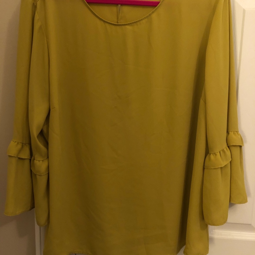 Primark chartreuse color 3/4 sleeve top
